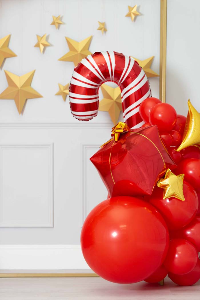 lowres-christmas-red-balloon-installation-1 (14)