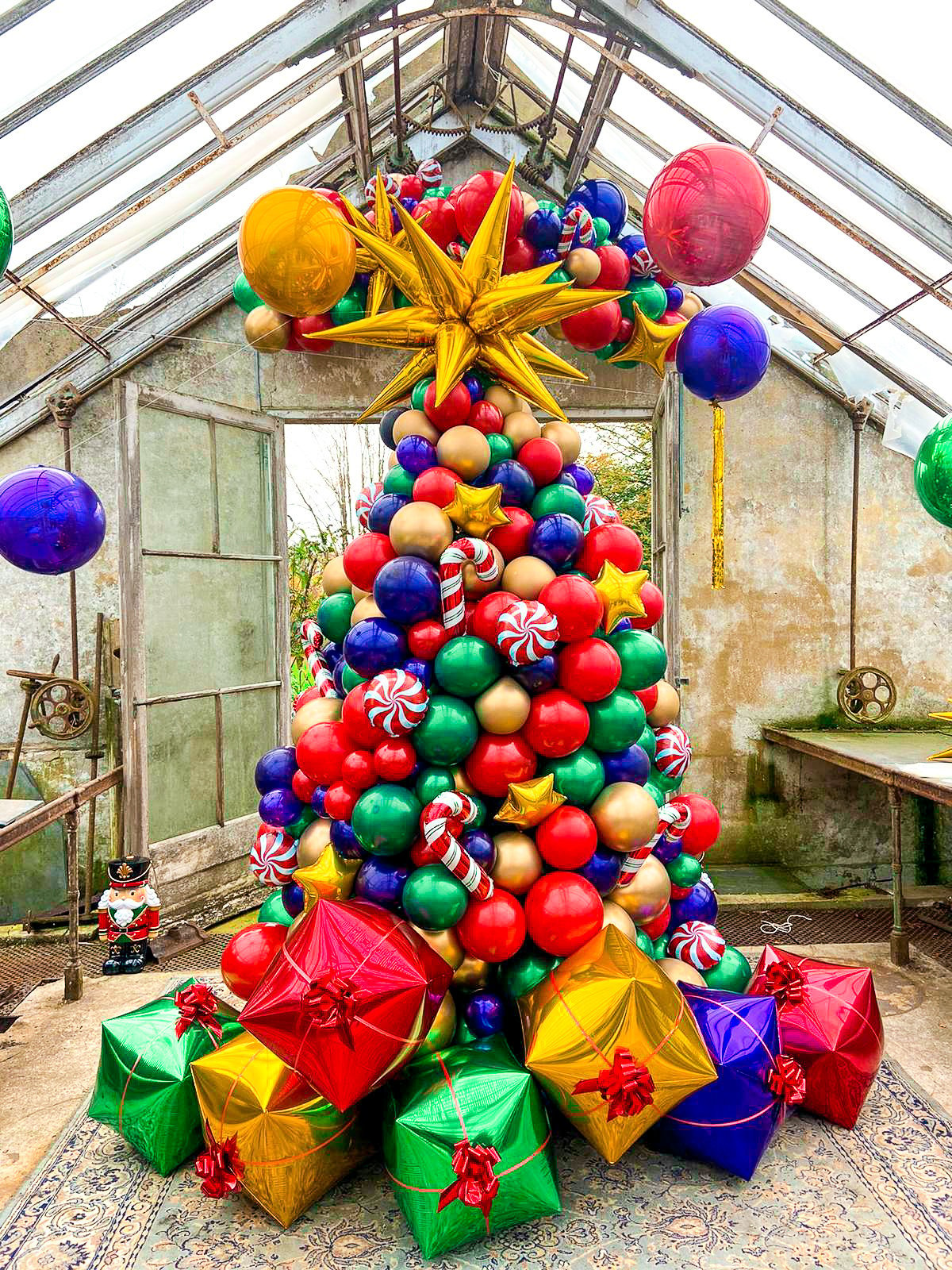 Balloon Christmas Tree