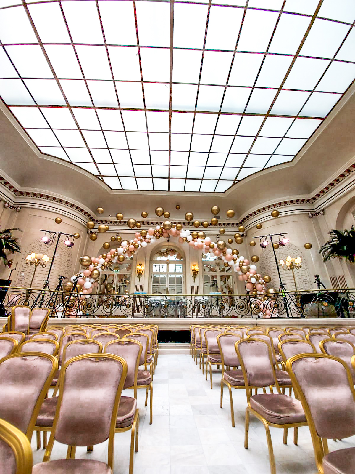 Mediatal Events - The Walforf Hilton Palm Court - Epic Arches (3)